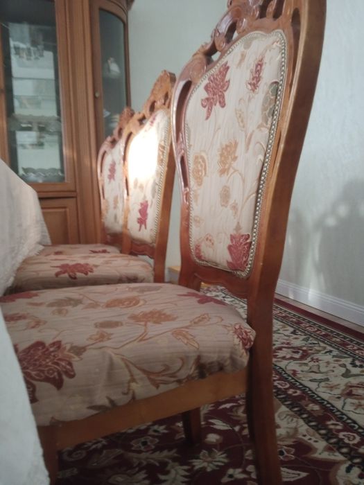 Стулья.стол. горка в наличи бу