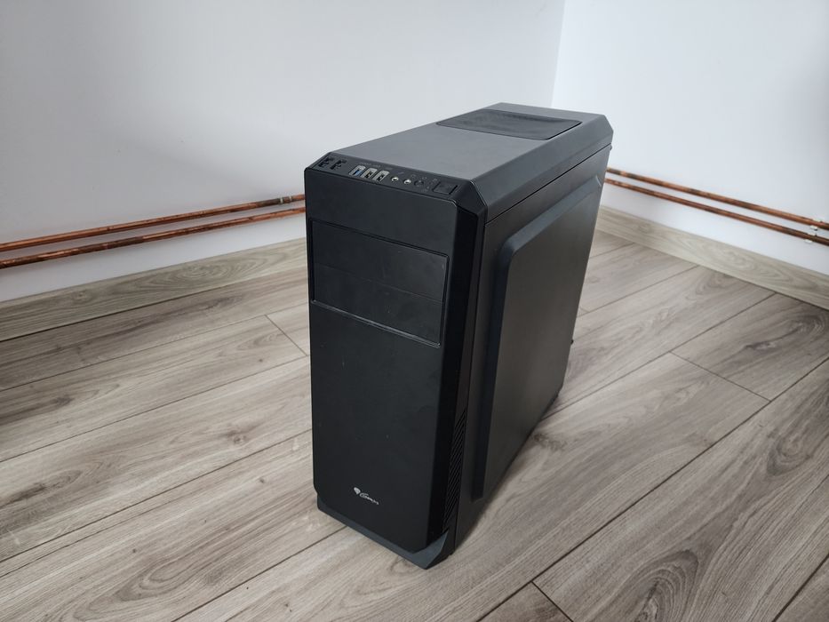 Vând pc gaming de buget