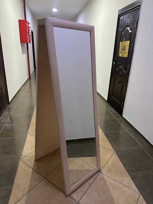 Зеркало напольное