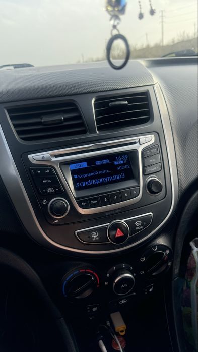 продам штатную автомагнитолу