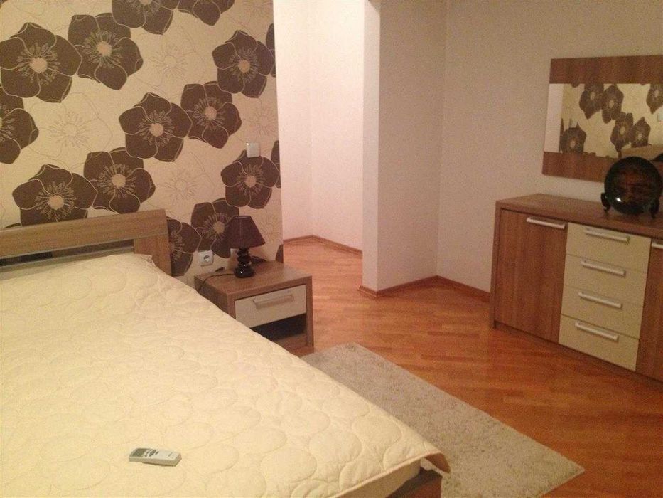 Дава се под наем Тристаен апартамент в Пловдив, Въстанически - 89 кв.м за 510 € - Снимка #1