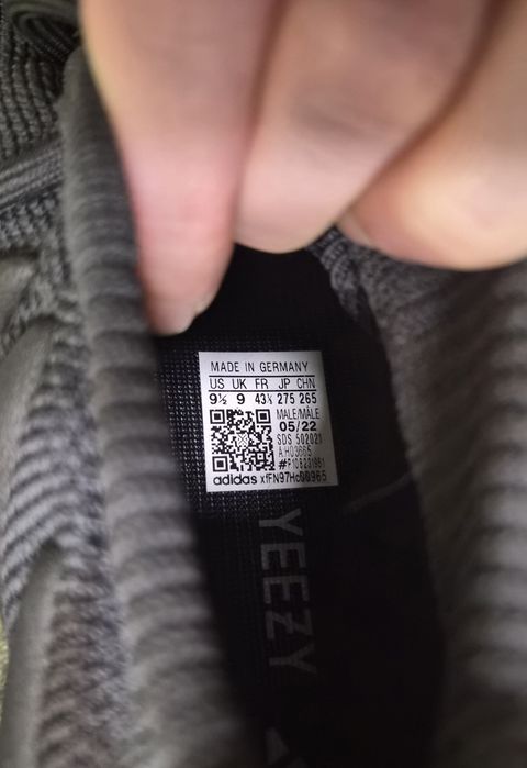 Adidas yeezy нови