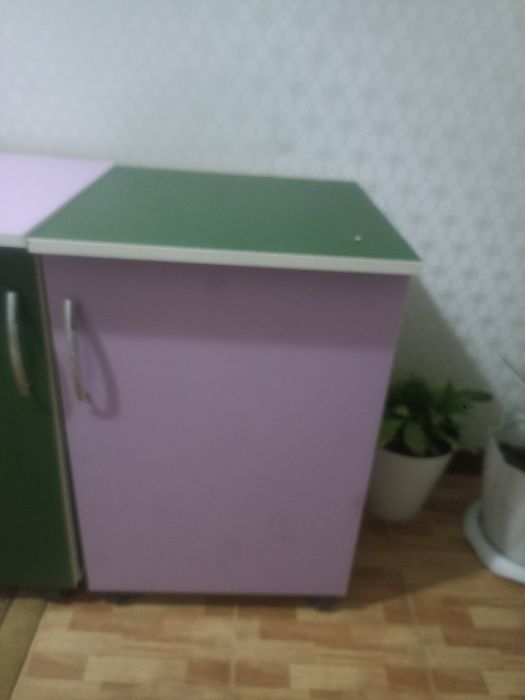 Тумбочки разные цвета