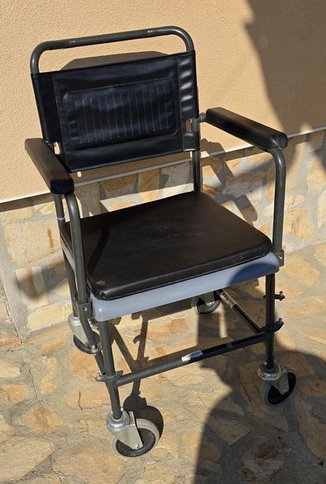 Тоалетни столове за баня