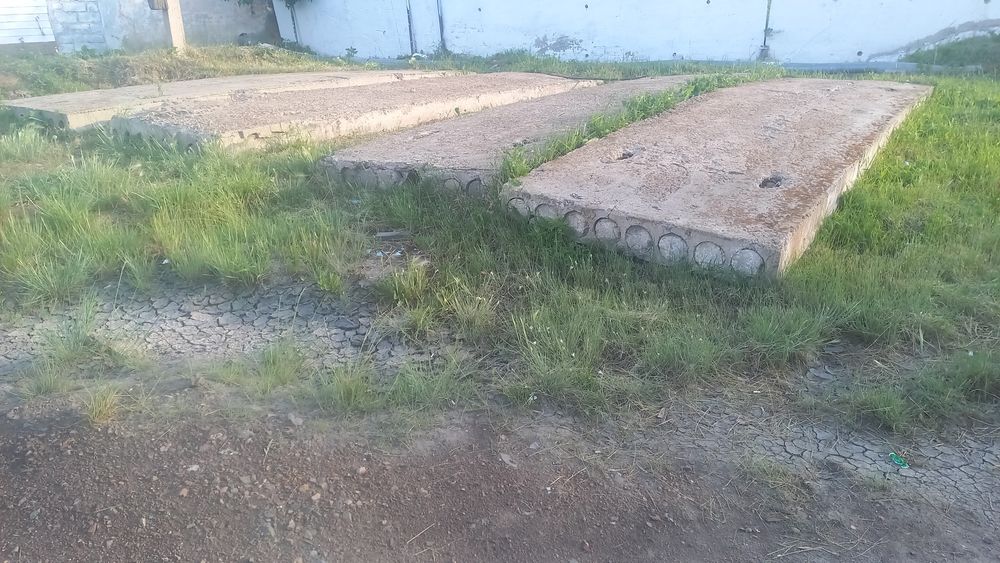 Продам б/у плиты,блоки