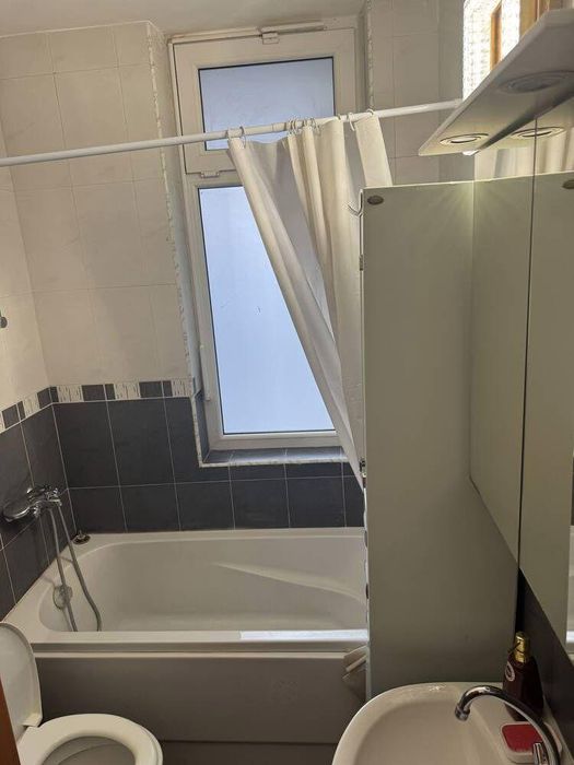 Дава се под наем Тристаен апартамент в Бургас, Меден рудник - зона Д - 112 кв.м за 488.58 € - Снимка #5