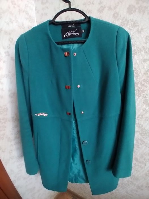 Пальто демисезонное 42 р-р