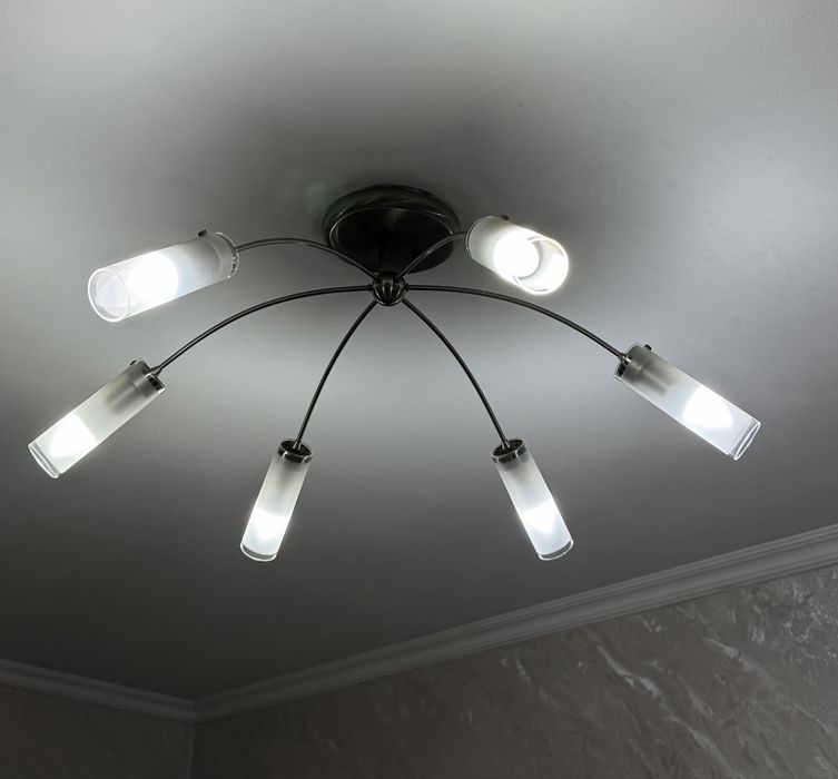 Продам люстру в рабочем состоянии