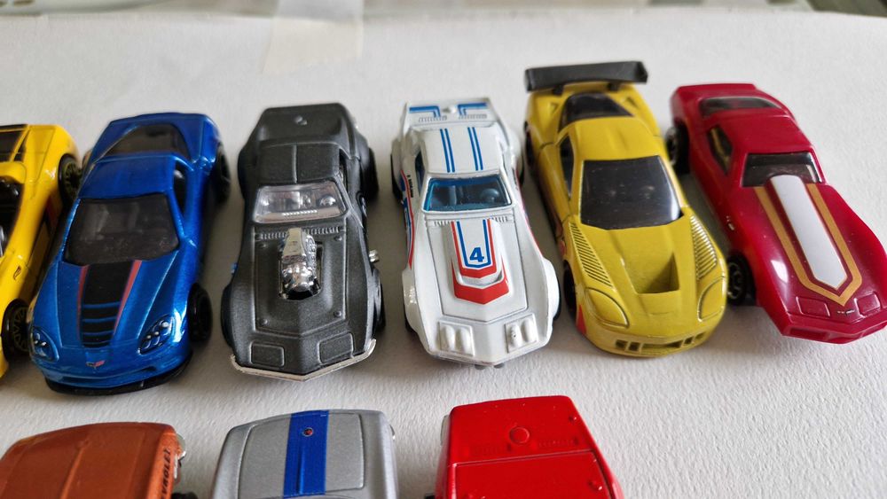 лот от 17 колички hot wheels, matchbox, 1:64