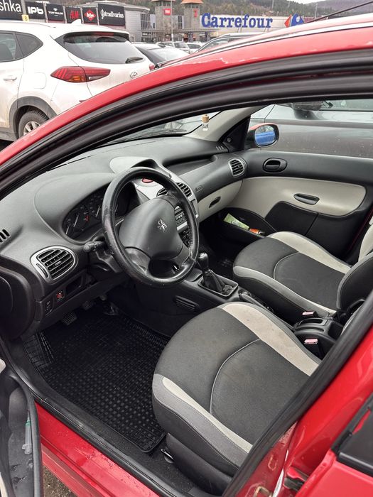 Vând  Peugeot  206 1.4 benzina ,An 2005