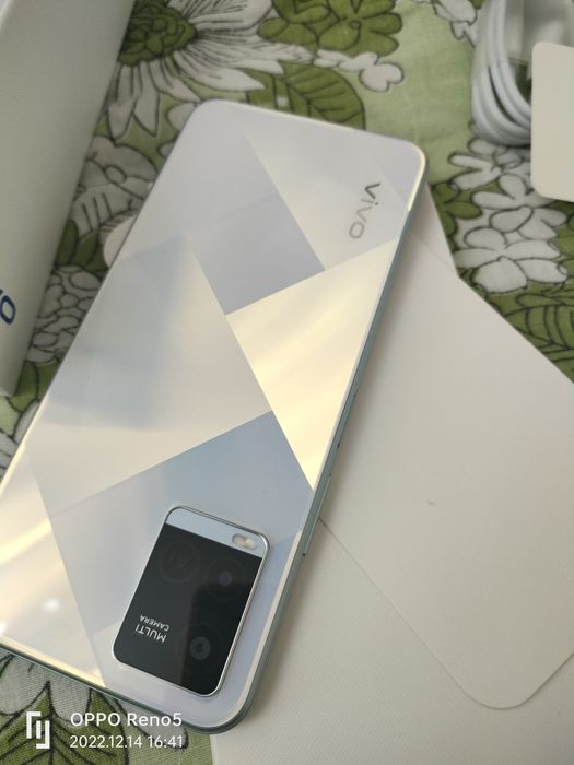 Сотовый телефон vivo Y21