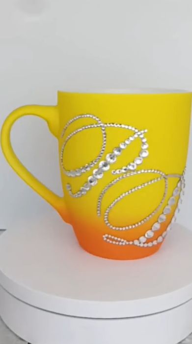 Кружки со стразами. Ручная работа