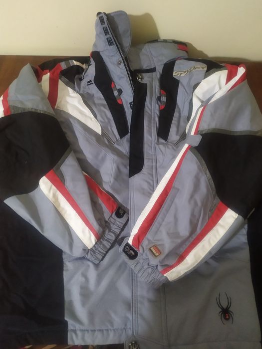 Куртку продаю срочно