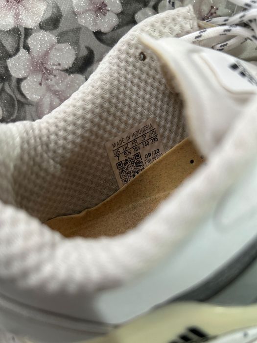 Adidas обувки като нови само един път носени 38/39 номер