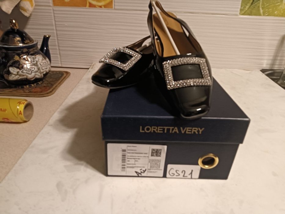 Продам босоножки