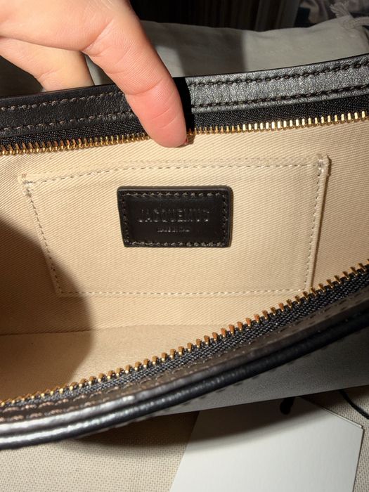 JACQUEMUS Le Bisou Perle leather shoulder bag  Оригинална Чанта
