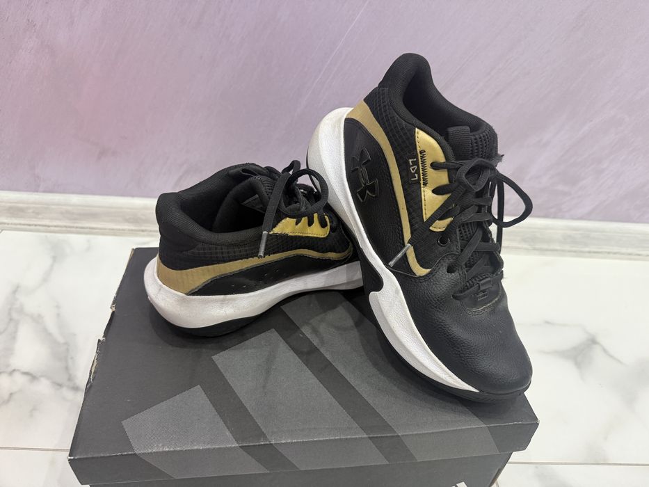 Кожени крцове Under Armour