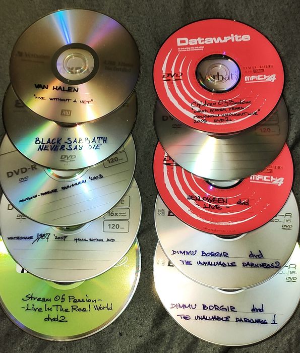 DVD-R дискове с концерти и клипове на метъл групи