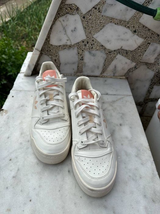 Дамски маратонки Adidas Forum bold white blush 39.1/2