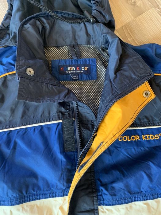 Vand geaca impermeabila(6 ani).