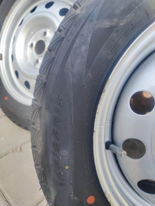 Продаётся б/у комплект зимней резины