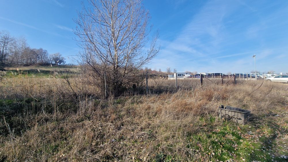 ПРОДАВАМ УПИ 753 кв.м.