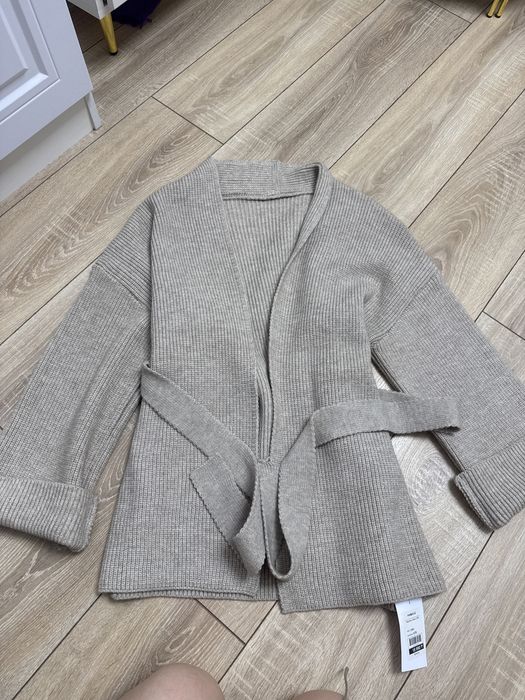 Кардиган бежевый трендовый