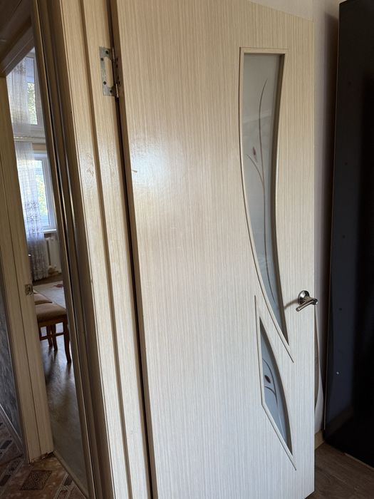 продаю двери срочно