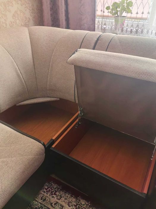 Продам диван угловой