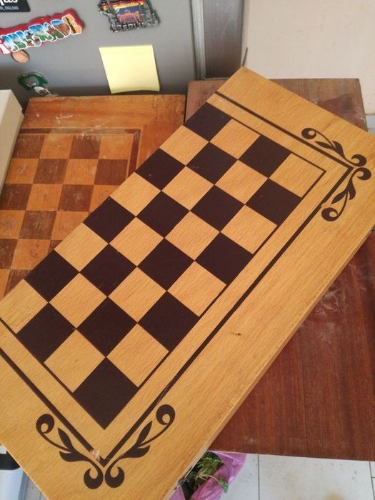 Табла и шах за игра дървена туристическа фигури за шах кокални зарчета