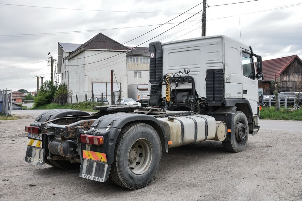 Volvo FM440 cap tractor