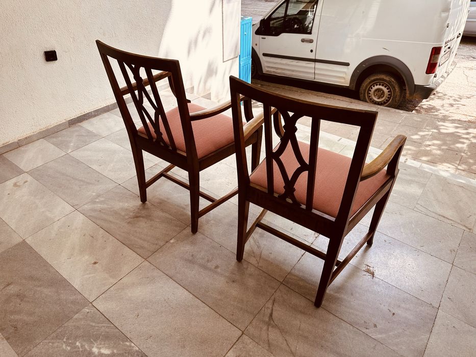 Елегантни арт деко кресла с характер – винтидж стил и масивна изработка