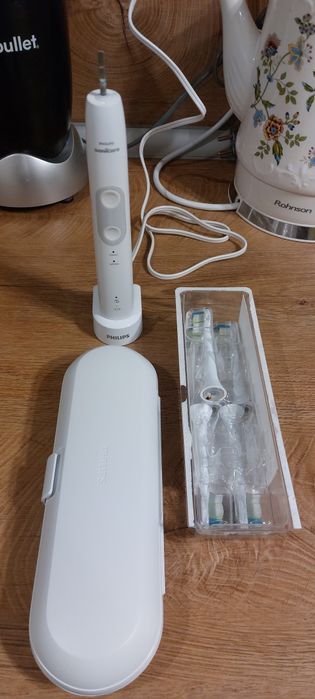 Philips Sonicare Protective Clean HX686W + 5 Heads