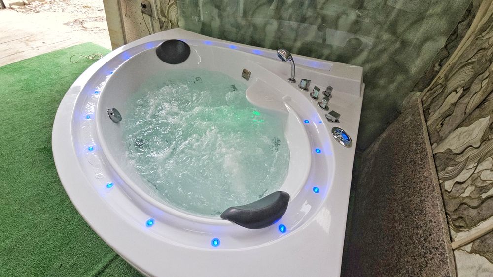 *Spa*  Джакузи (Хидромасажна Вана) с Подгрев до 50° 1.59х1.35