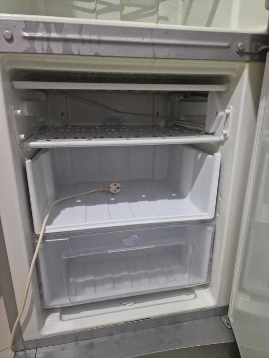 Холодильник б/у в пригодном состоянии
