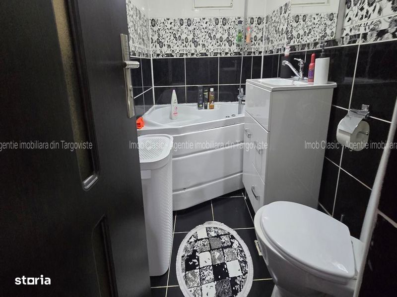 Etaj 1, micro 3 Targoviste, vanzare apartament 3 camere