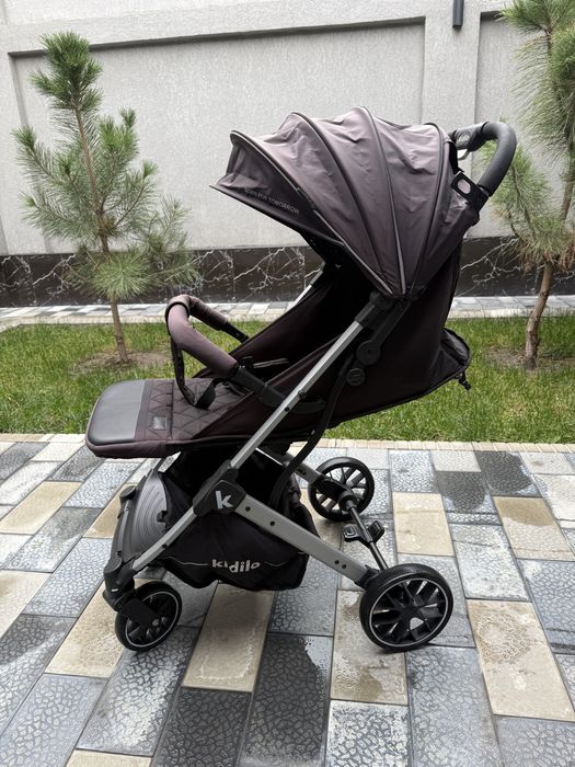 Продается детская коляска Kidilo