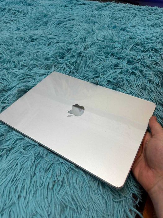 Macbook AIR m2 на гарантии