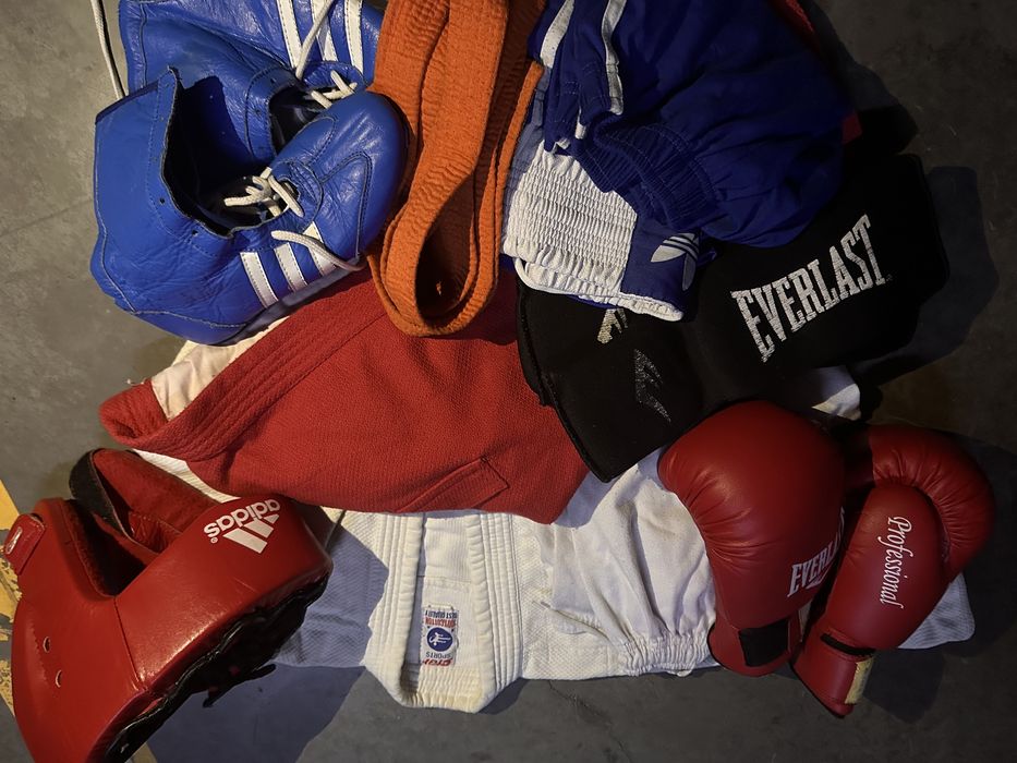 Кимоно, шлем, перчатки б/у