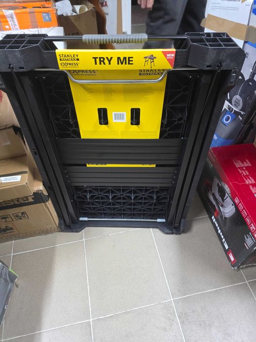 Banc de lucru pliabil STANLEY FATMAX Express - Suprafață de lucru portabilă cu capacitate de încărcare de 450 kg, compatibilă cu cleme greutate 10 kg