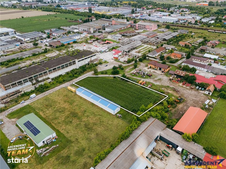 FILM! 4.600mp,aria industriala,utilitati aproape:hala,depozit,service