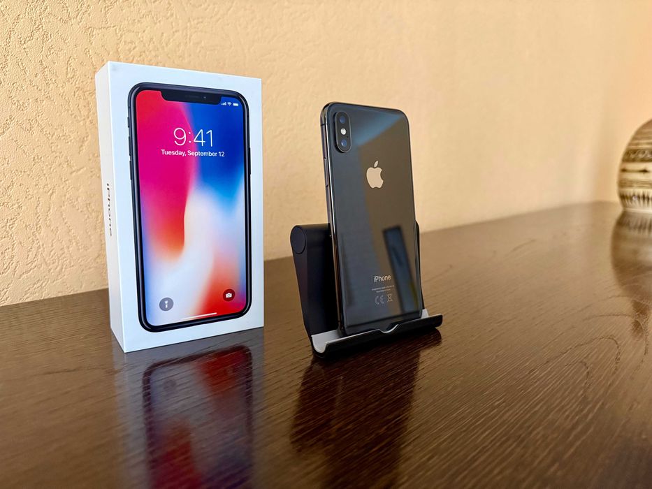 iPhone X (в отличном состоянии)
