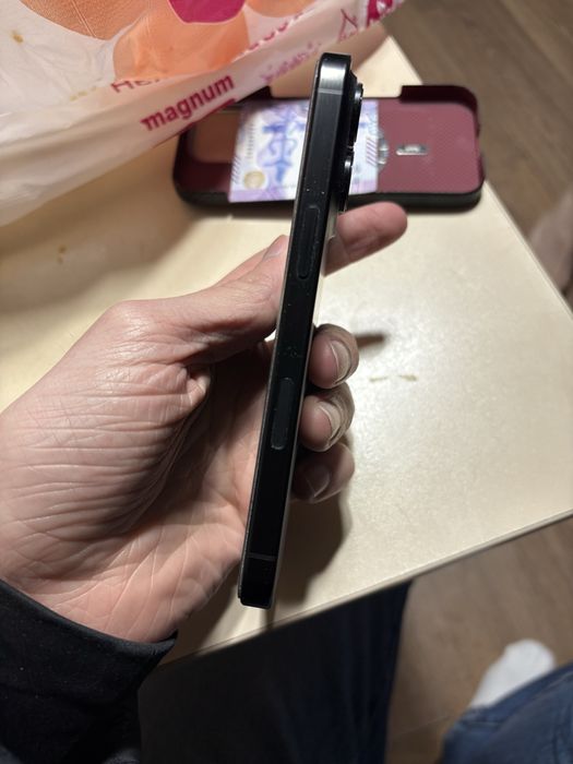 Iphone 16 pro черный