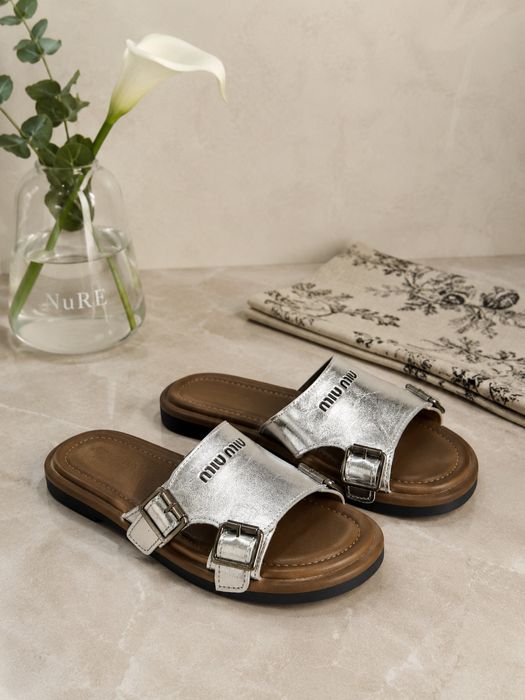 Ayollar uchun qukay oyoq kiyimlar