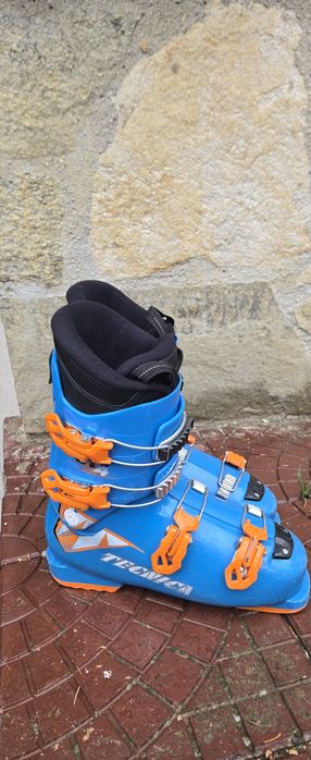 Ски и скиорски убувки