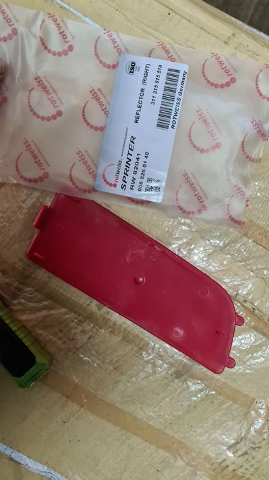 Капачки за джанти , и задни габарити за мерцедес спринтер 906