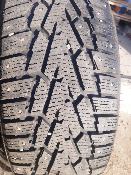 Продам шины 235/60/18 найда