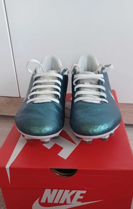 Футболни Обувки/бутонки Nike JR Legend 10 Academy FG/MG 30, стоножки