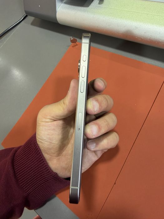 Iphone 15 pro max,256 titan