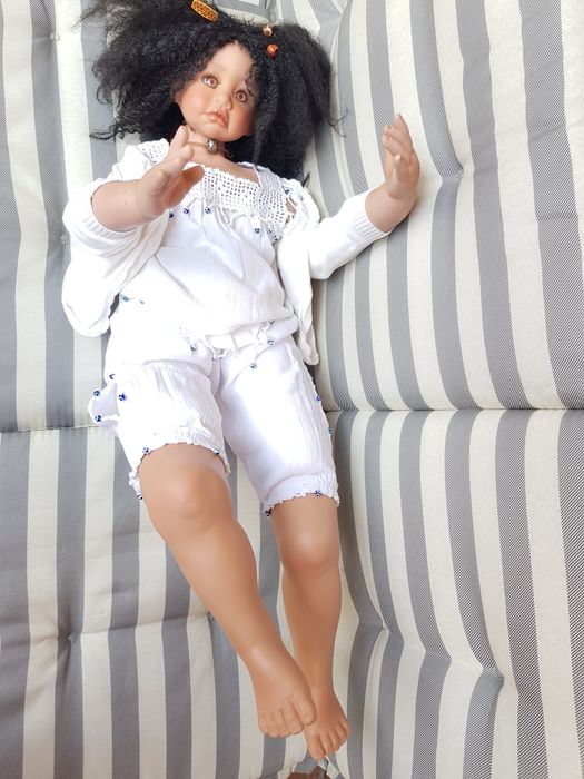 Papusa de Colectie ,Georgina Whalley  . 89cm. 
Prwt 500 lei